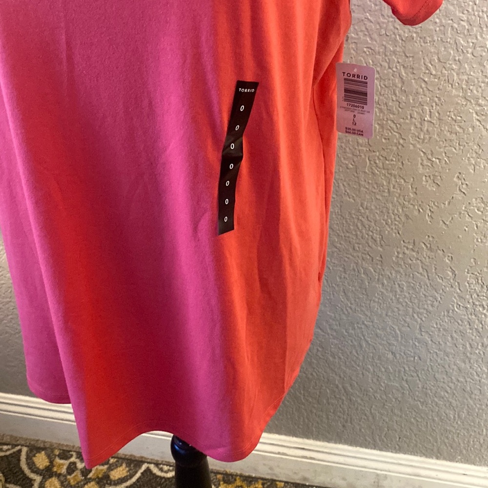 NWT! Torrid Paradise Pink Relaxed Fit Crew Neck, Super Soft, Size 0/L/12 - Picture 4 of 5
